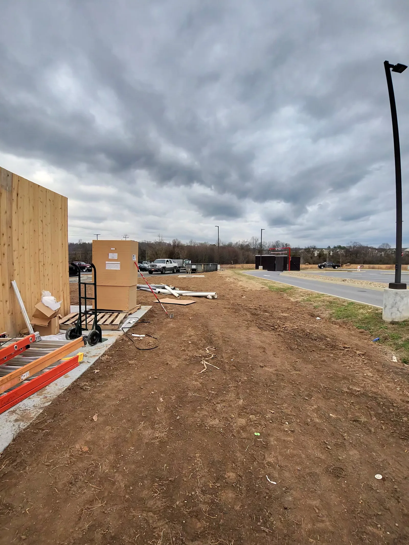 Commercial landscaping and concrete Knoxville TN — restaurants, businesses, HOA, multi-unit