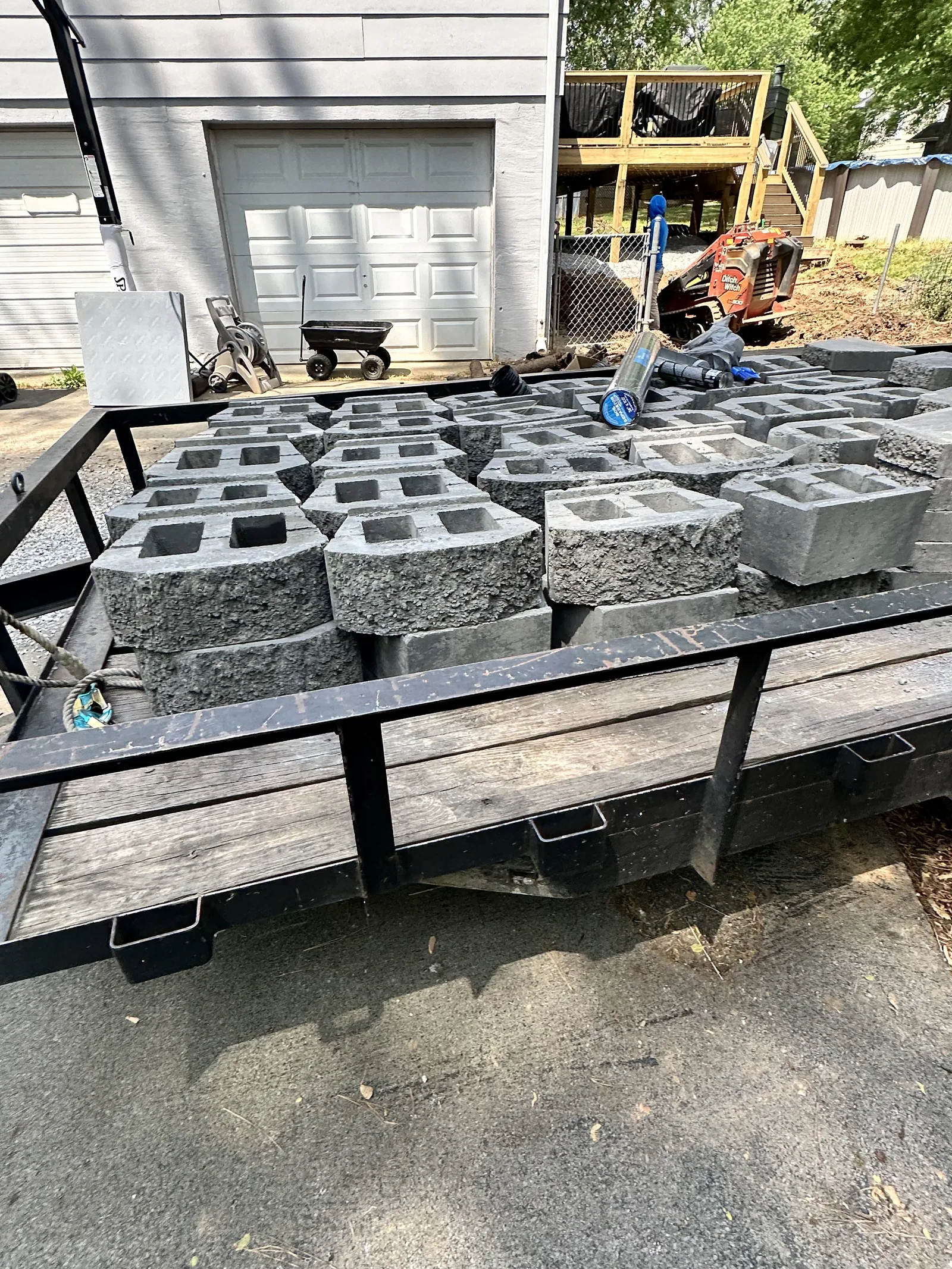 Retaining wall installation Knoxville TN — CMU block retaining wall contractor